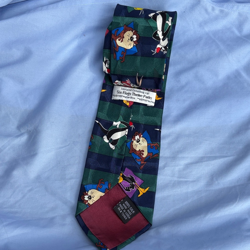 Looney Tunes Character Tie 100% silk tweety Sylvester taz daffy cartoon 90’s